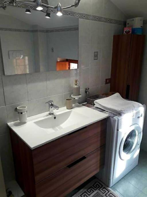 B&B Via Roma N. 12 Valfabbrica Extérieur photo